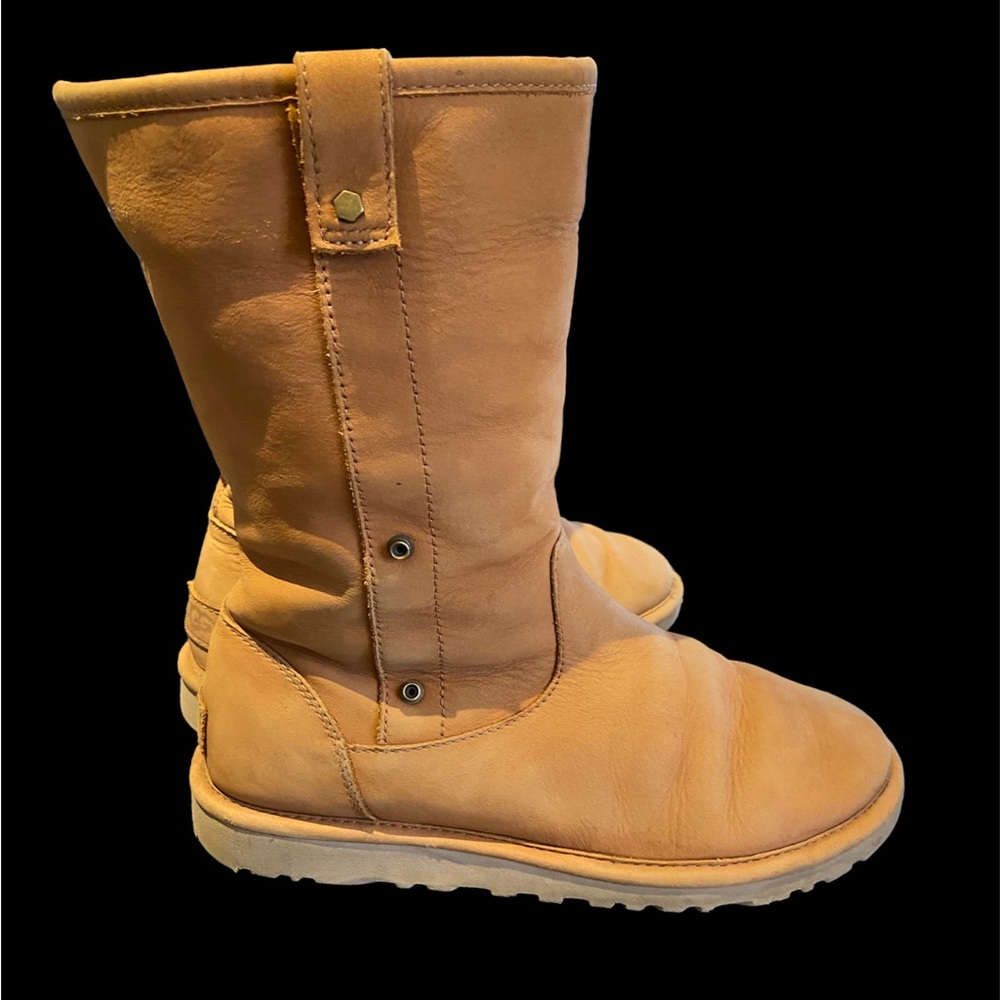 UGG - women’s fold down short suede boots-size 8